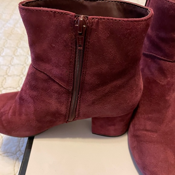 Gently worn NineWest boots. Cabernet is the color, basically wine. - Picture 6 of 7